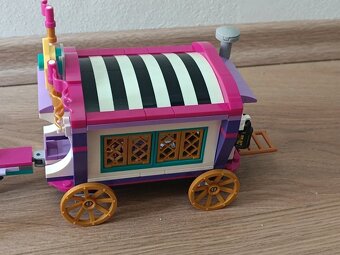 LEGO Friends 41688 Kouzelný karavan - 2