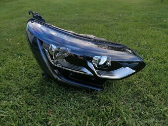 Přední pravé světlo Renault Megane MK.IV - 2
