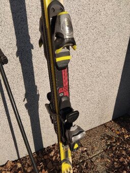 Prodám levně pánské zachovalé lyže Rossignol + hůlky - 2