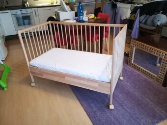 Dětská postýlka včetně matrace,s kolečky - 2