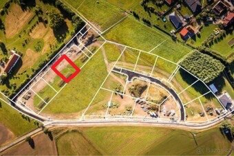 STAVEBNÍ PARCELA 927m2 Lipí u Českých Budějovic - 2