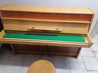 Piano Petrof - 2