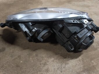 VW Golf V - Přední světla - 2