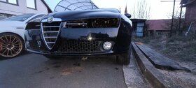 Alfa Romeo 159 přední nárazník - 2
