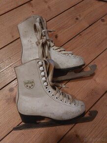 Detske, divci bile brusle zn. Botas velikost 18,5 - 2
