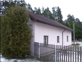 Podíl 13/28 (46,43 %) na patrovém rod. domě v obci Mrákov - 2