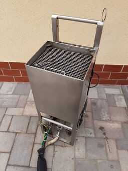 Tryskací stroj na suchý led Tryskací stroj na suchý led CAE - 2
