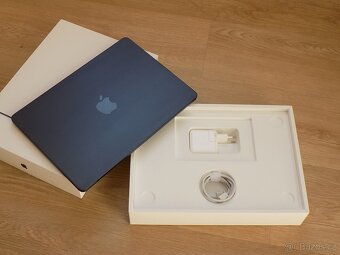 APPLE MacBook Air 13,6" (2022) / M2 / 8GB RAM / 256GB / CZ - 2