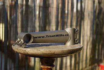 Titanovy predstavec TitanWills - 2