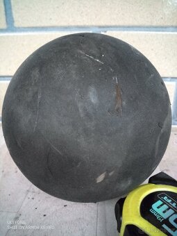Atletická starožitná gumová koule 4 kg - 2