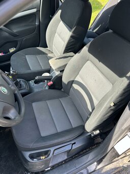 Škoda Octavia Combi II 1.6 náhradní díly z vozu - 2
