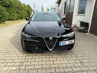 Alfa Romeo Giulia - 2