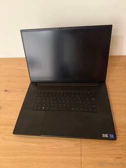 💻 Razer Blade 17” | i9-13900HX • RTX 4090 • 64GB RAM - 2