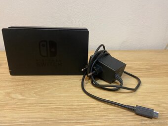 🎮 Nintendo Switch – klasická verze + pouzdro - 2