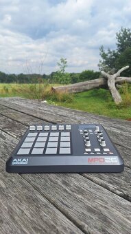 Akai MPD 26 - 2