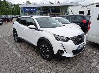 Prodám Peugeot 2008 1,2 r. v. 6/2021, benzín, manual - 2