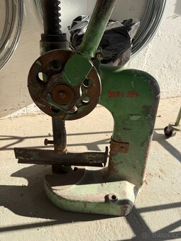 Ruční lis a kotoučová pila na kov - 2