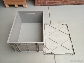 Plastové bedny/přepravky s víkem 80x60x42 - 2