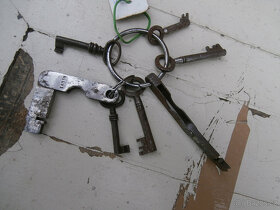 Trezor popelka s originál dřevěnou nástavbou za 9.000 kč - 2