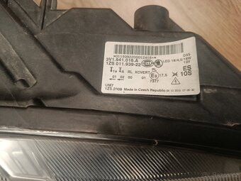 Pravé přední světlo Škoda Superb III - 2