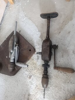 Ruční retro vrtačky+držák - 2