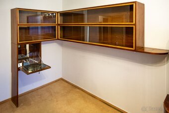 Rohová knihovna s barem - 2