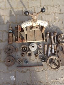 Prodám díly a nože na soustruh. - 2