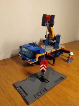 LEGO 60324 - Mobilní jeřáb - 2
