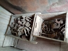 Lešenářské žabky a podstavce - 2