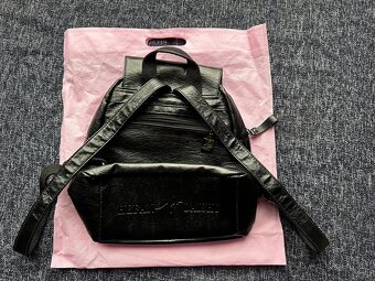 Černý stylový měkký dámský batoh - 2