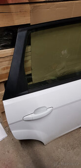 Karoserie Ford Focus II -bílá frozen - 2