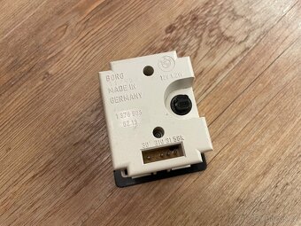 Originální hodiny BMW e30 v TOP stavu - 2