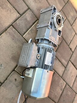 Pohon vrat– Motor s převodovkou - 2