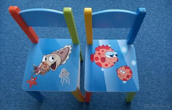 Dětský stolek a 2 židle - 2