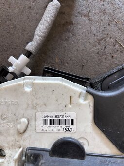 Vw Passat B8 zámek dveří - 2