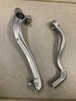 KTM řadička a brzdový pedál - 2