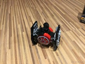 LEGO Star Wars 75194 Mikrostíhačka Prvního řádu TIE Fighter - 2