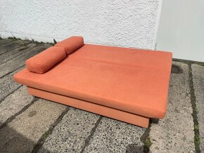 Oranžový rozkládací gauč s úložným prostorem - 2