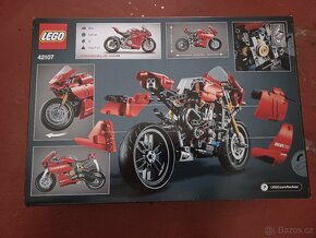 LEGO Technic 42107 Ducati Panigale V4 R - 2