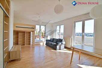 Pronájem bytu 64 m² s terasou 100 m² - 2