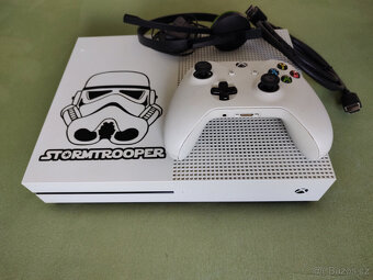 Xbox One S 500GB, ovladač, headset, kabely - 2