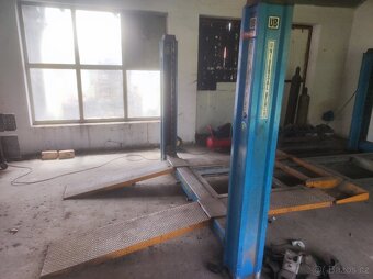 Čtyřsloupový elektrohydraulický zvedák - 2