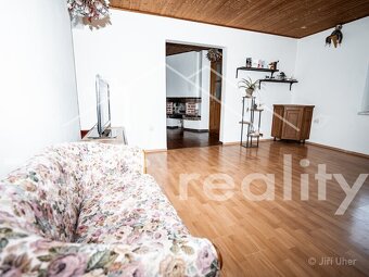 prodej prostorného 8+2 rodinného domu s užitnou plochou 442 - 2