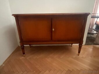 Retro starožitný nábytek - 2