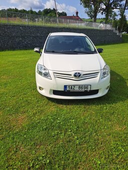 TOYOTA Auris 1.6 r.v.2010 - 2