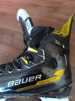 Brusle BAUER S22 SUPREME M4 | Youth vel. Y 11 D - 2