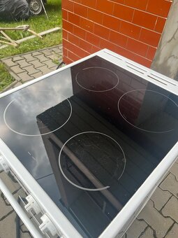 Elektrický sklokeramický sporák Mora - 2