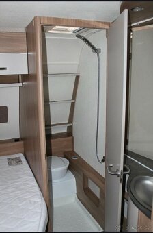 Karavan pro 6 osob.Bürstner•Premio 550TK•1300kg - 2