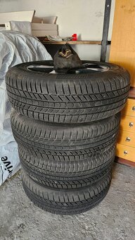 Prodam kompletní zimní sadu kol 215/65R17 - 7Jx17 - 2