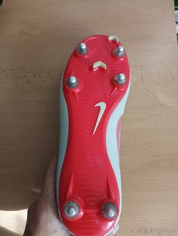 Prodám kolíkové kopačky nike mercurial, vel 42 - 2